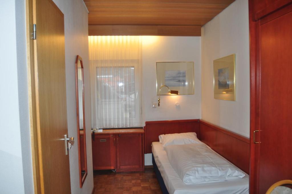 Starkenburger Hof Hotel 3*