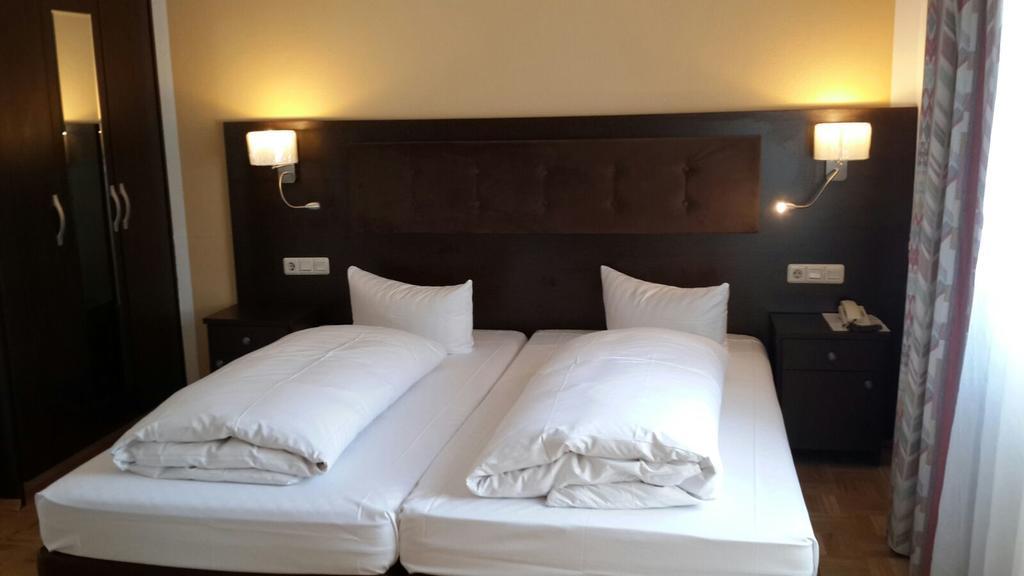 Starkenburger Hof 3*